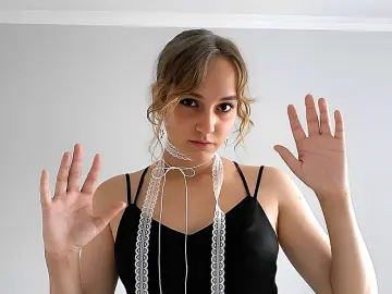 AdeleMoone  live sex cam