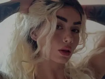 AlinaVarenne  live sex cam