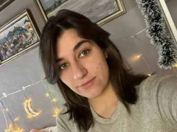 EllieMiller  live sex cam