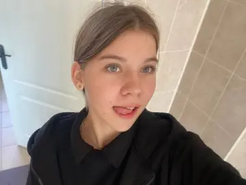 NadineGene  live sex cam