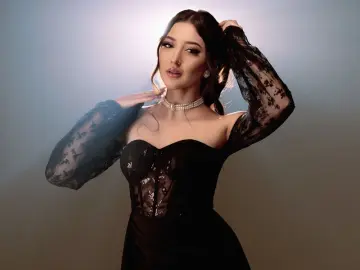 NinaRussi  live sex cam