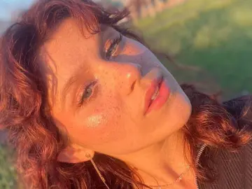 AstridChing  live sex cam