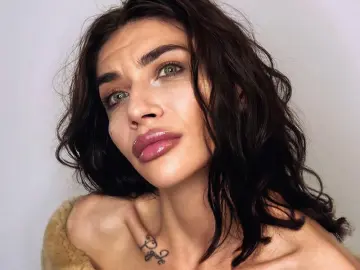 JanneMaine  live sex cam