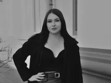 LucilleWhite  live sex cam