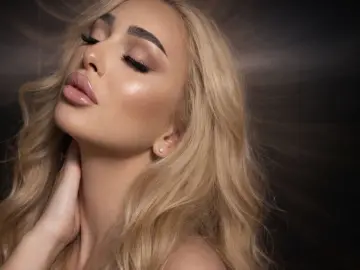 LaraMac  live sex cam