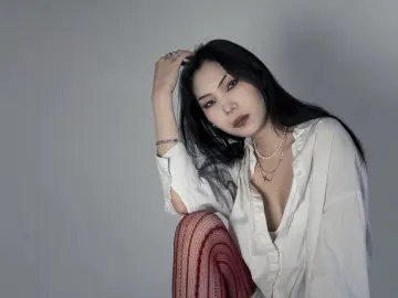 YeseniaCousens  live sex cam
