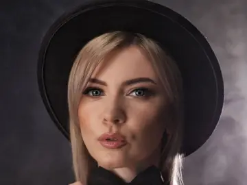 ParadiseAlina  live sex cam