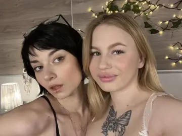 SelenaAndLaine  live sex cam