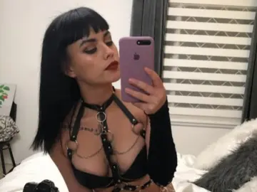 AgathaMallbeck  live sex cam