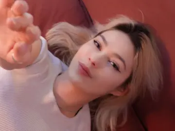 AlysiaBennet  live sex cam