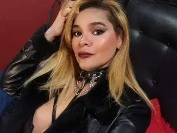 SarahYovera  live sex cam