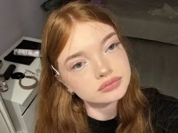 NellyHolthaus  live sex cam