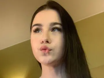 LauraPiny  live sex cam