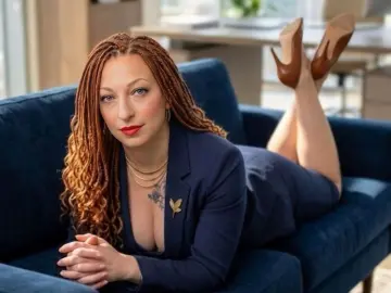 JadeMoreau  live sex cam