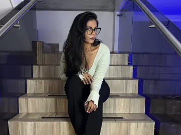 OliviaLezama  live sex cam