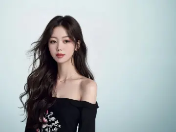 DoraHill  live sex cam