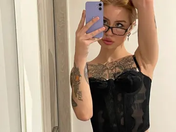 BountyLeyla  live sex cam