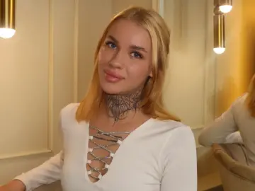 NicoleClaires  live sex cam