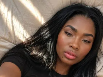 LiaCastro  live sex cam