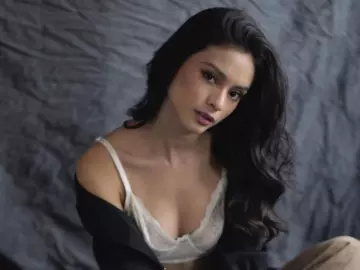 MiaFerragamo  live sex cam