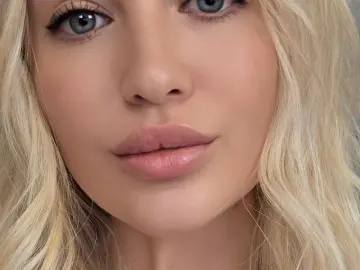 LindyHoti  live sex cam