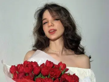 PipyZenze  live sex cam