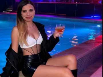 JuliaHayss  live sex cam