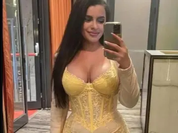 JuliaHayss  live sex cam