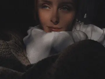 SweetTees  live sex cam