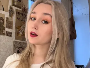 IlianaEggenberg  live sex cam