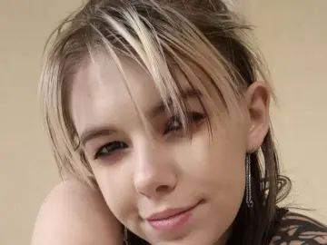 BettieDaryanl  live sex cam