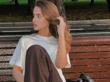 LeslieDorian  live sex cam