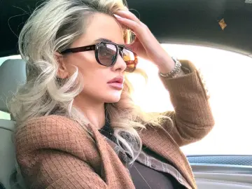 MoniqueSin  live sex cam