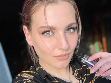 CristaStwell  live sex cam