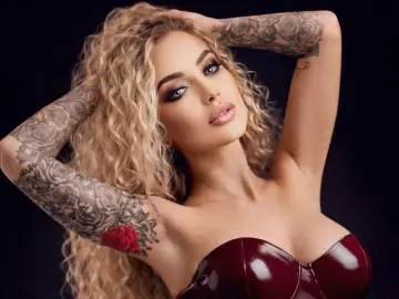 LuxeAnna  live sex cam