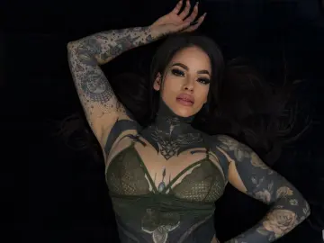 NinnaNoir  live sex cam