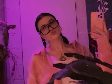 DestinyTrevey  live sex cam