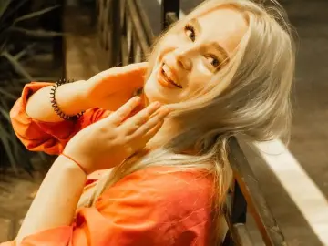 EstellaLugabihl  live sex cam