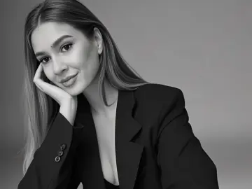 ChloeQuinn  live sex cam