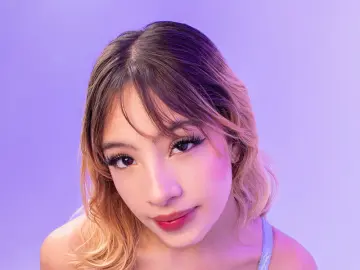 AlannaMilan  live sex cam