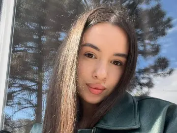 AmberPocasangre  live sex cam