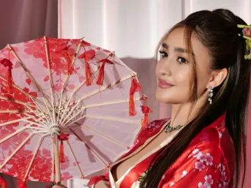 LindeWhite  live sex cam