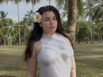 EmilyRichardsone  live sex cam