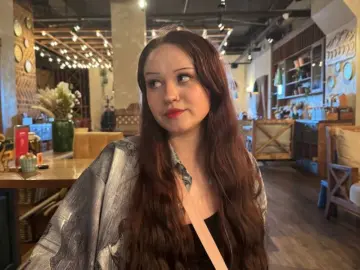 EmilyGreek  live sex cam