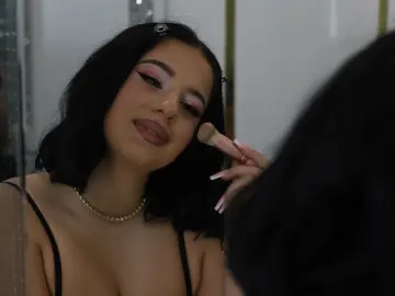 VanessaDesyre  live sex cam
