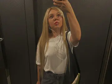 AnnaSebastian  live sex cam