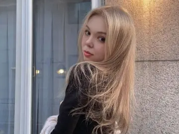 AnnaSebastian  live sex cam