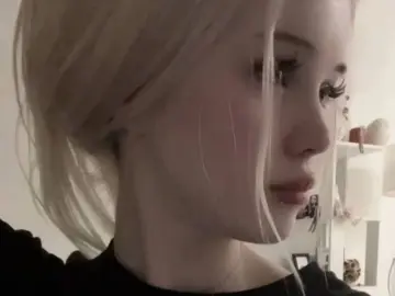 HeatherHeinitz  live sex cam