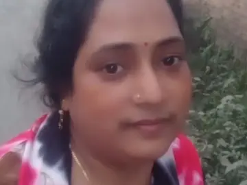 RiyaSen  live sex cam
