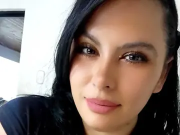 YeralDiaz  live sex cam